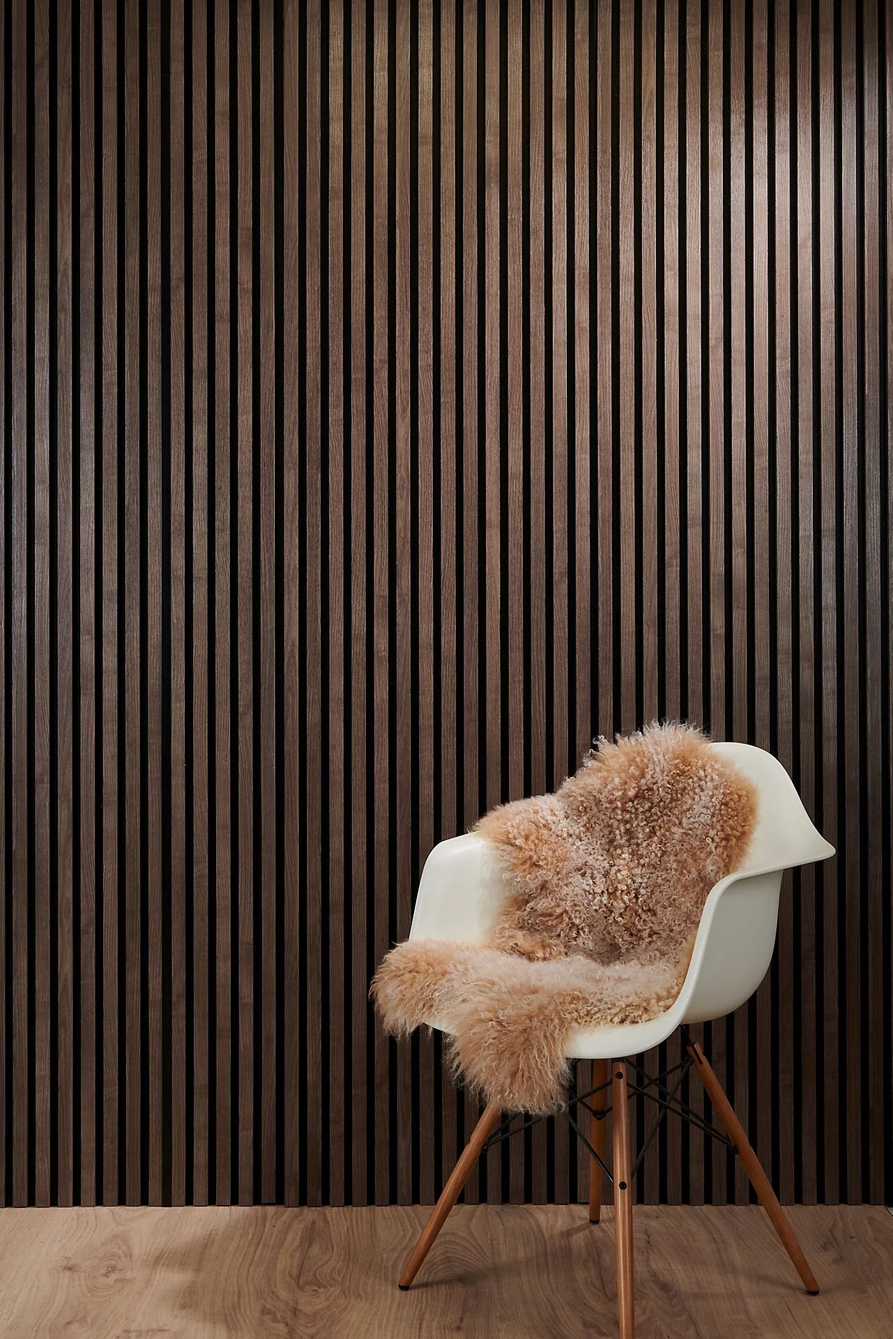 SELITSTYLE® The Easiest Panel – Panneau acoustique PET Dark Oak 2400 × 565 × 19 mm