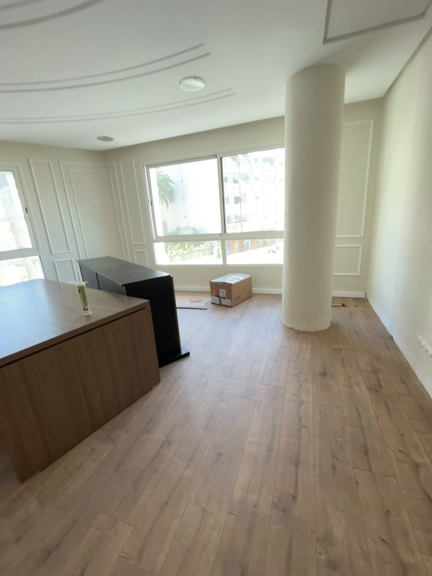 Load video: Taylor Oak Laminate Flooring 8mm HDF - Carton 2.17 m2